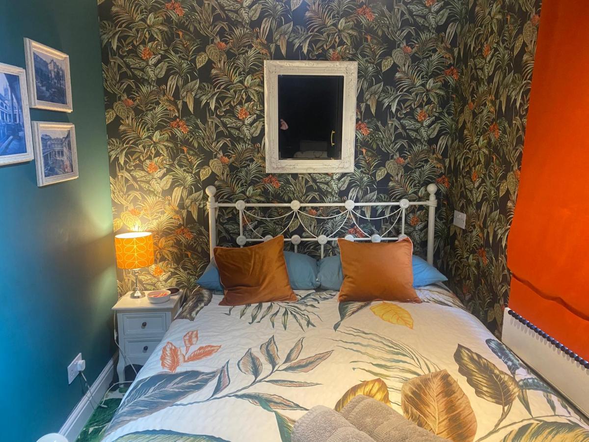 Central City 1 Bed Apartment Бат Экстерьер фото